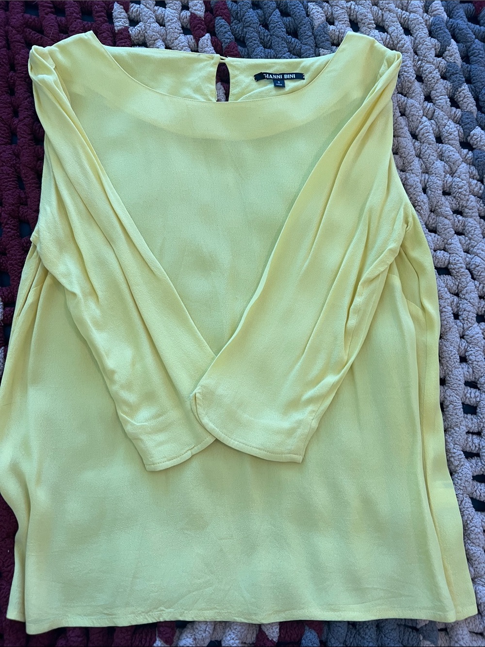 Gianni Bini Lemon V-Neck 3/4 Sleeve Blouse